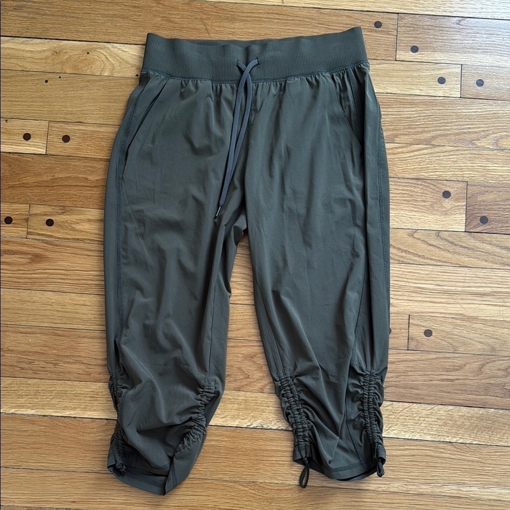 Tek Gear Olive Green Capri Cropped Pants Women S